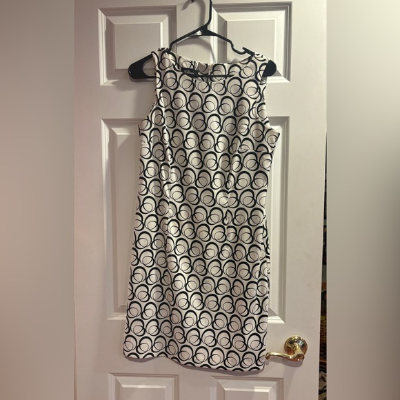 👀👀Hip, stunning and fabulous work or casual midi dress!! - Picture 1 of 6